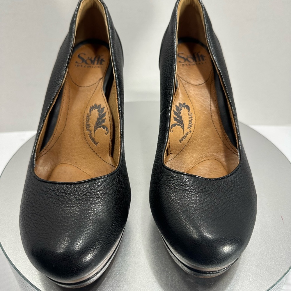 Soft orthelite Black Leather Women's Shoes size 8w pre owned Exellent condition